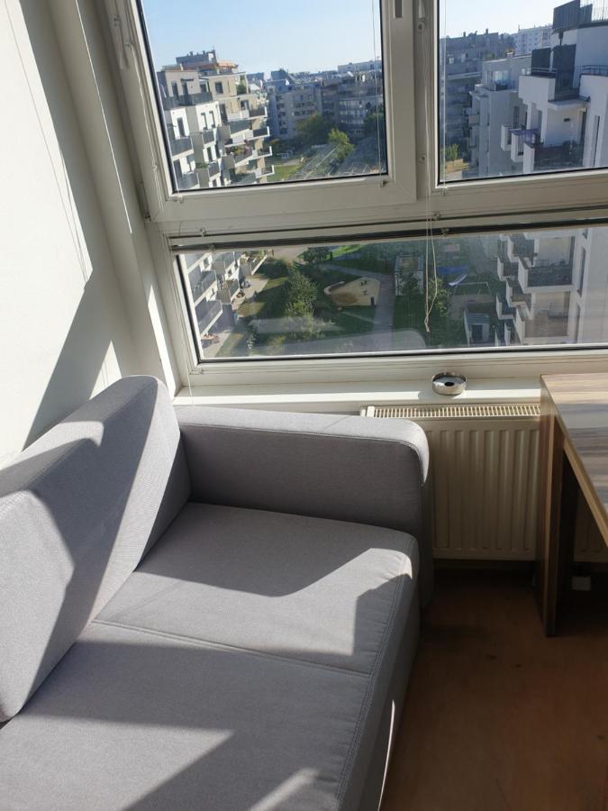 Cozy Bright Penthouse Close To U1 And U6 Metros Viena Exterior foto