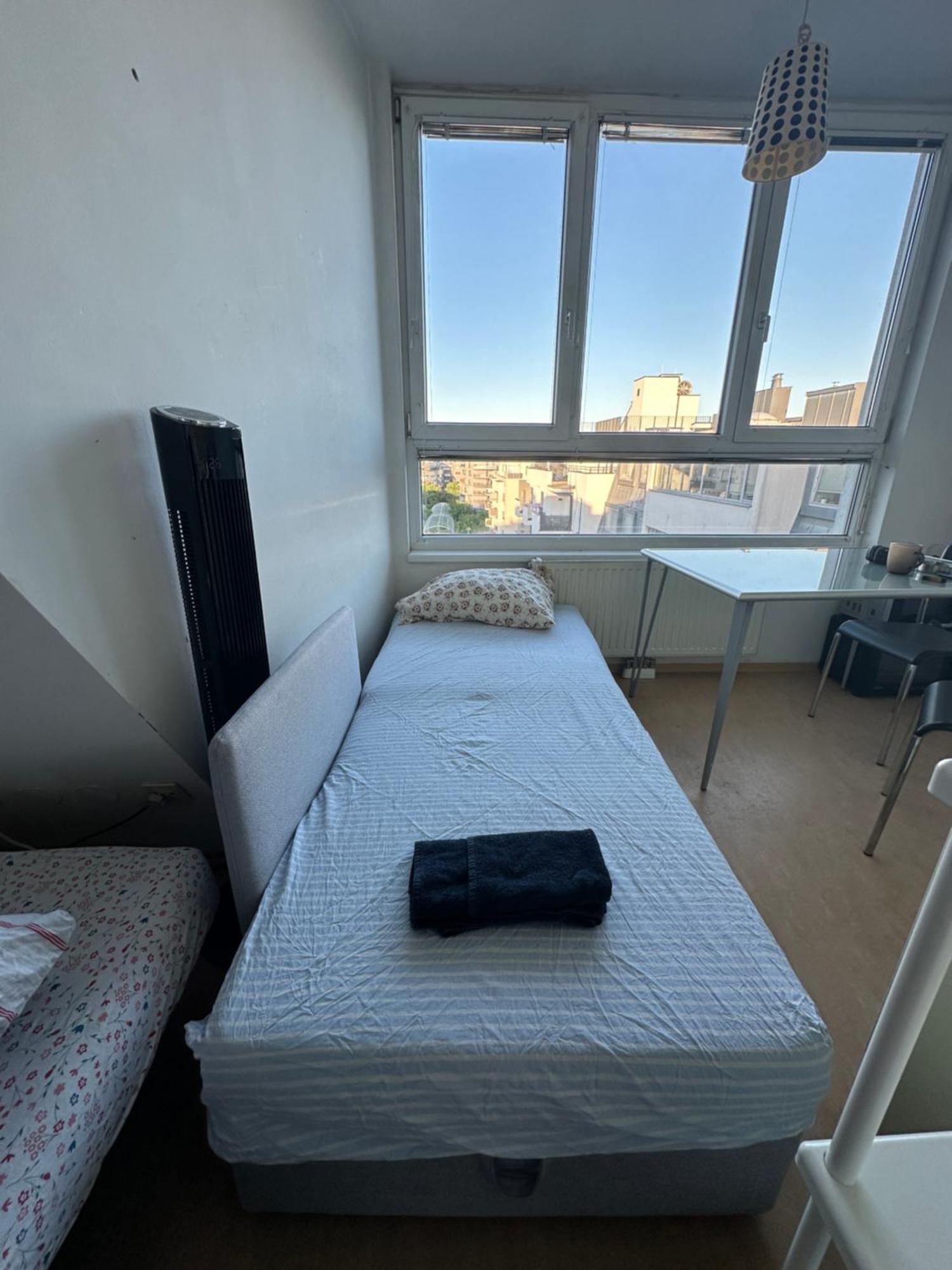 Cozy Bright Penthouse Close To U1 And U6 Metros Viena Exterior foto